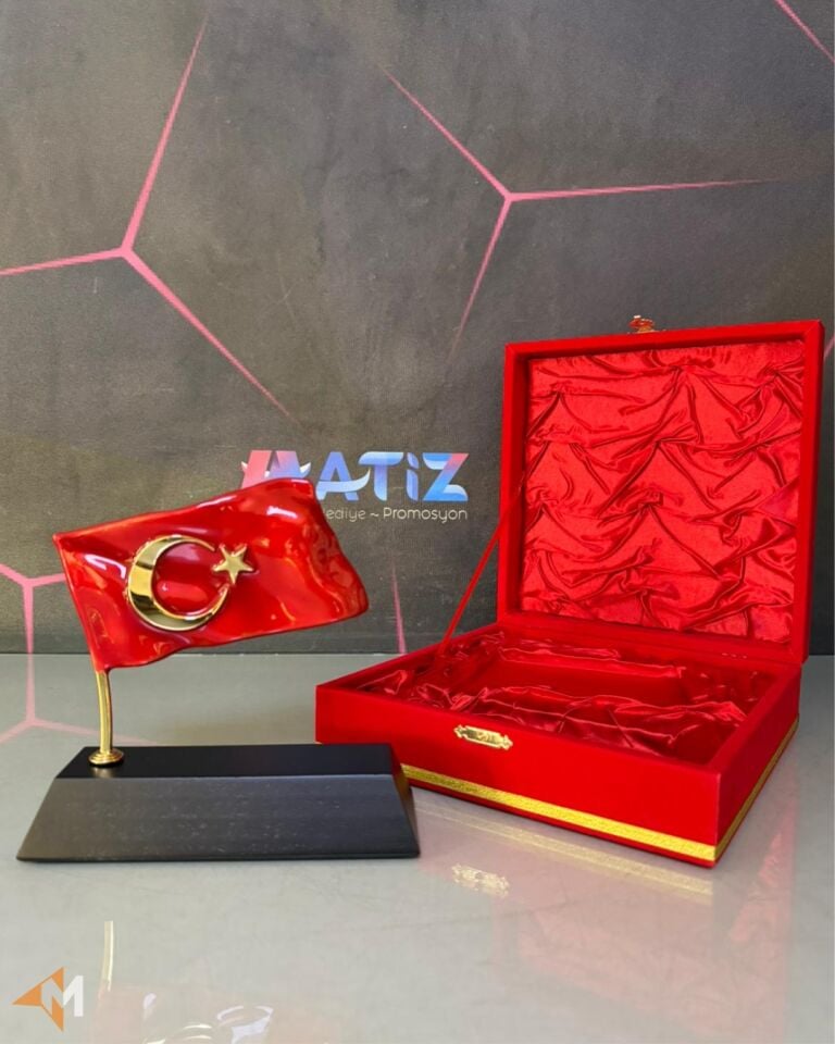 Döküm Kutulu Türk Bayrağı