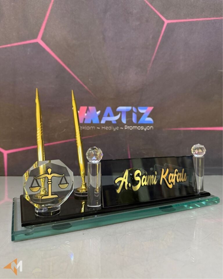 Avukat Masa İsimliği