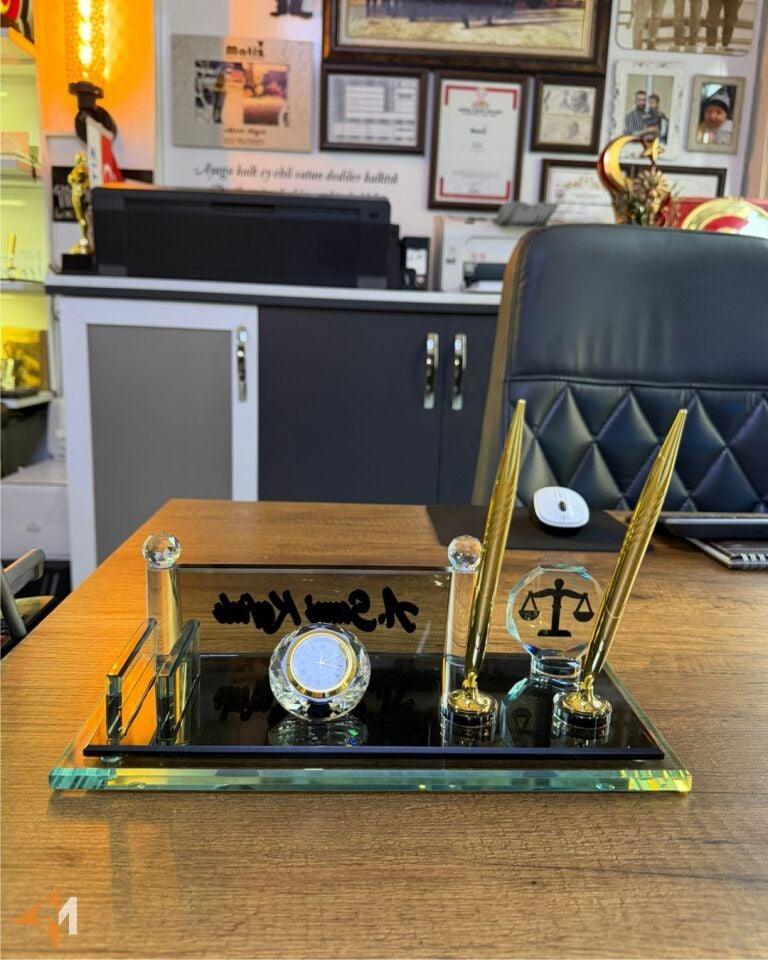 Avukat Masa İsimliği