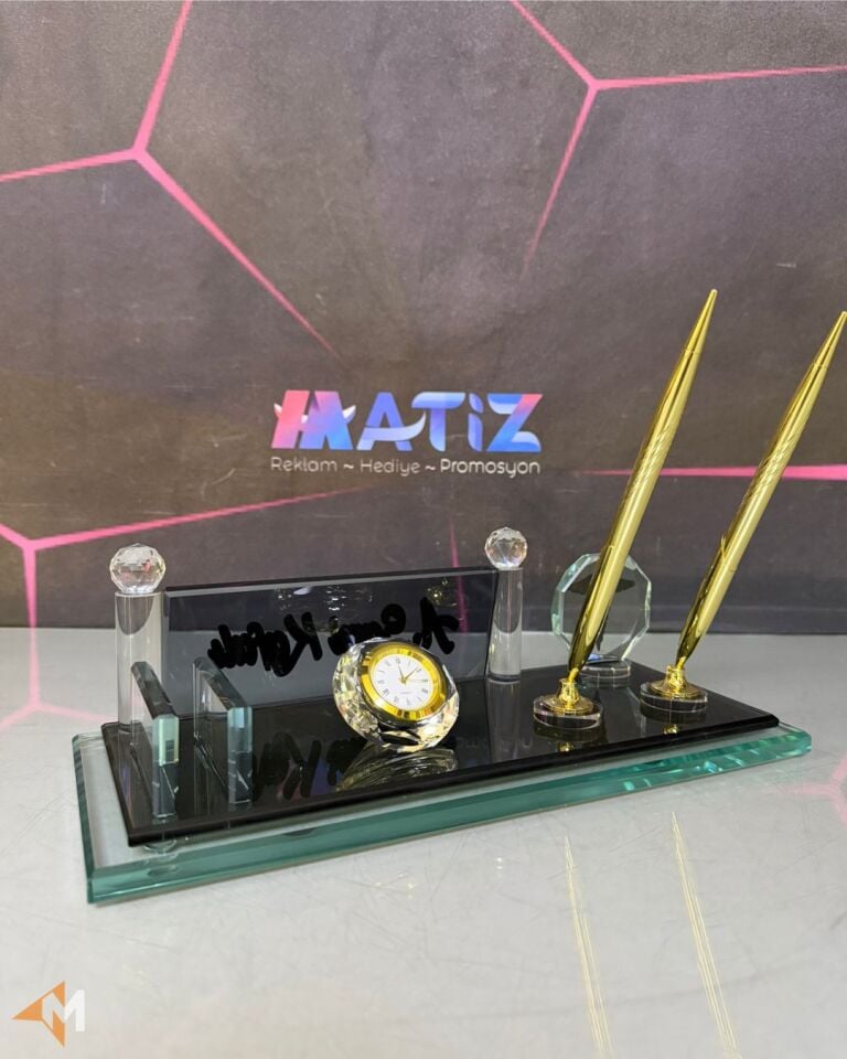 Doktor Masa İsimliği