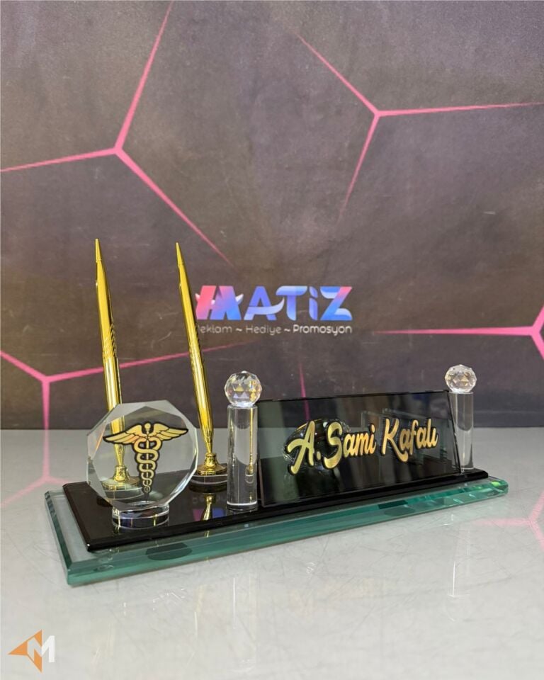 Doktor Masa İsimliği