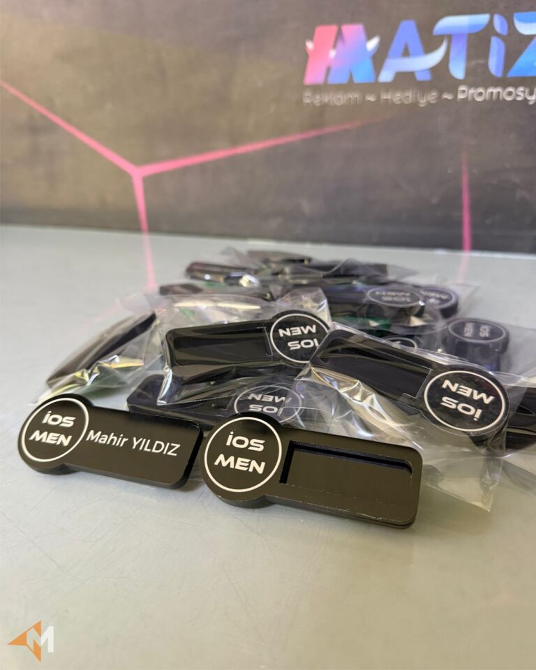 Pleksi Lüx Yaka İsimliği