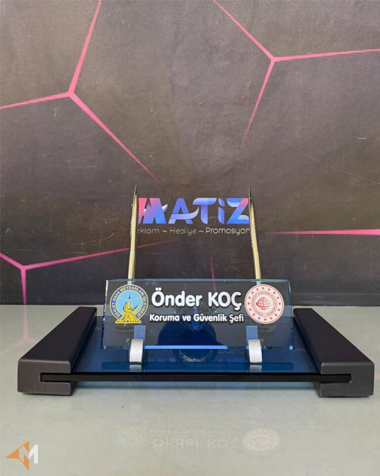 Logo Baskılı Mavi Cam İsimlik