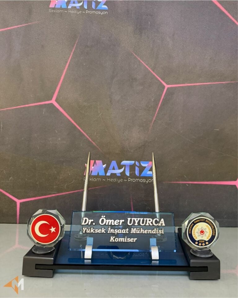 Polis Logolu ve Türk Bayraklı İsimlik